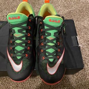 Nike Lebron XII Low “Remix” Mens Size 10.5